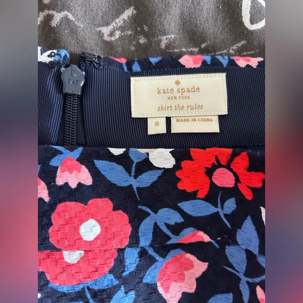 Kate Spade Red/Blue Daisy Jacquard Skirt Size 8 - Picture 3 of 6